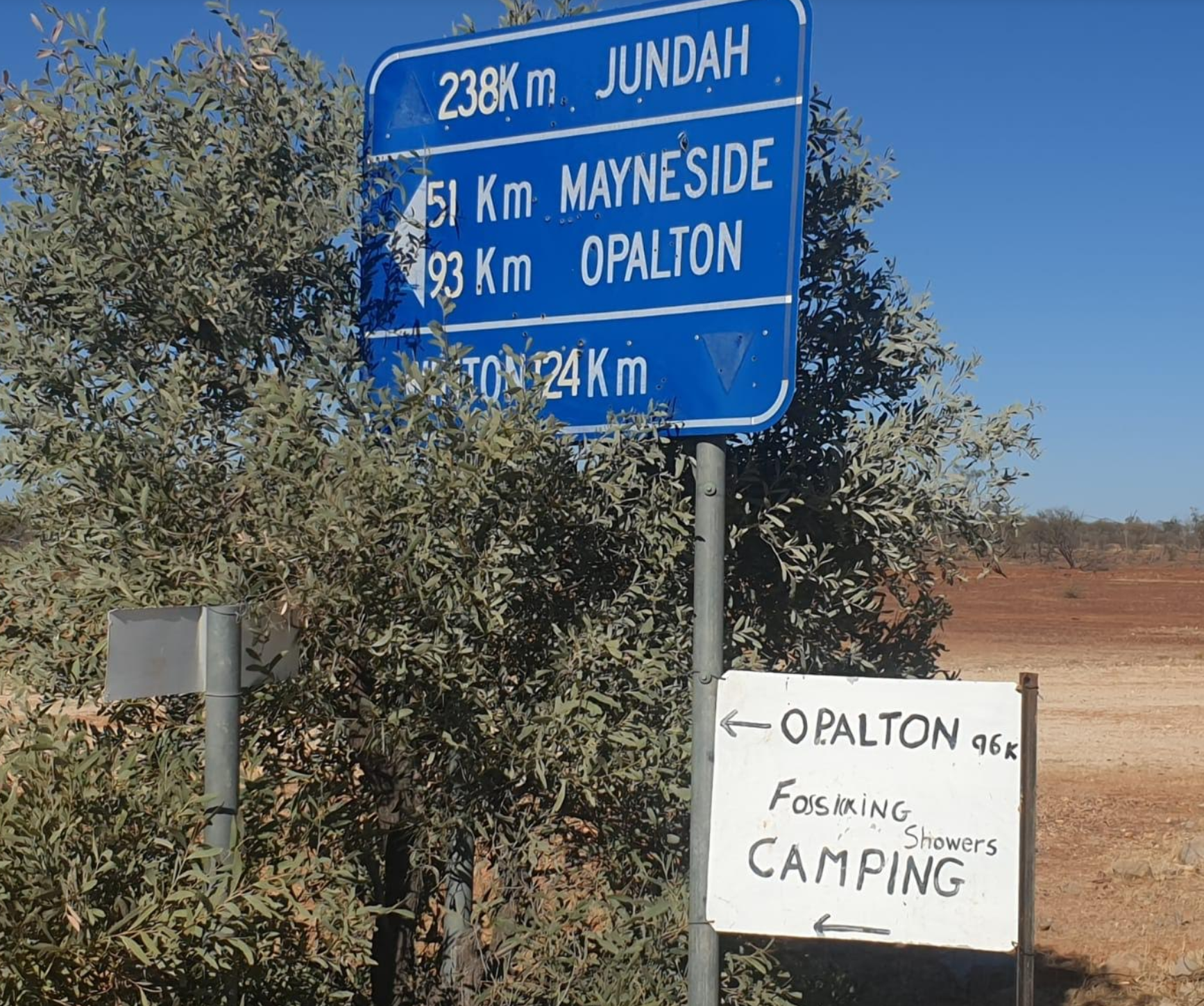 Boulder Opal Fields in Opalton Australia Jundah 